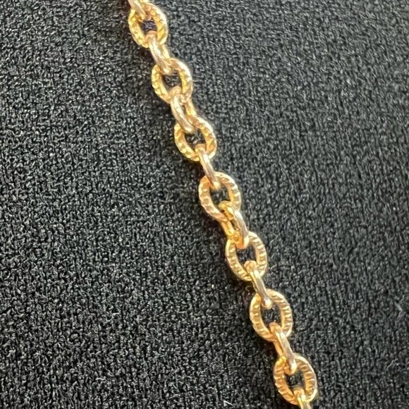 J003. Avon Vintage Heart Locket-Shaped Pendant 26” length - Picture 4 of 4